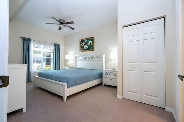 4 chambres, fer et planche à repasser, Wi-Fi, draps fournis