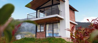 Exclusive Cabaña del Sol with a view of San Pablo Lake and Imbabura Volcano.