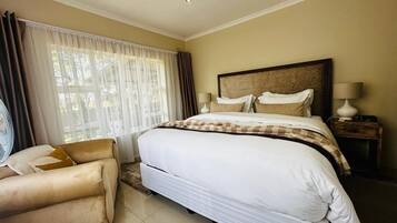 2 bedrooms, iron/ironing board, internet, bed sheets