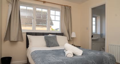 Spacious 3 Bed House In Ashford with En-Suite