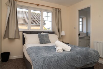 Spacious 3 Bed House In Ashford with En-Suite