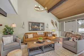 TV, fireplace, offices