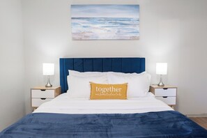 1 habitación, tabla de planchar con plancha, wifi y ropa de cama