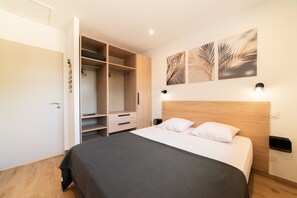 1 bedroom, iron/ironing board, free WiFi - Small House "Côté Nature" with Mountain View, Wi-Fi and Air Conditioning (Sorède)