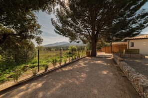 Property grounds - Small House "Côté Nature" with Mountain View, Wi-Fi and Air Conditioning (Sorède)