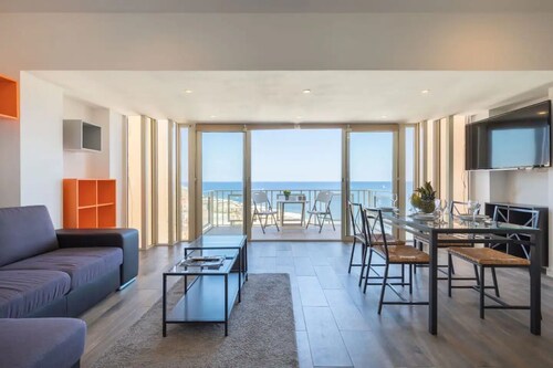 SEA-VIEW RETREAT 2 !