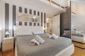 2 slaapkamers, een strijkplank/strijkijzer, gratis wifi, beddengoed