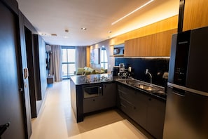 Comfort Apartment | Private kitchen | Fridge, microwave, espresso maker, toaster - Oceânica Cabo Branco By Carpediem (João Pessoa)
