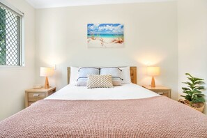 3 soverom, strykejern/-brett, reiseseng for barn og wi-fi (inkludert)