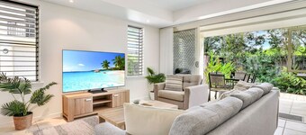Luxury Retreat with Pool & Courtyard in Cairns North