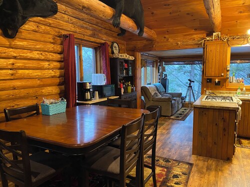 20 acre, 5-bedroom waterfront cabin in Suring. Private pond & River Access! 