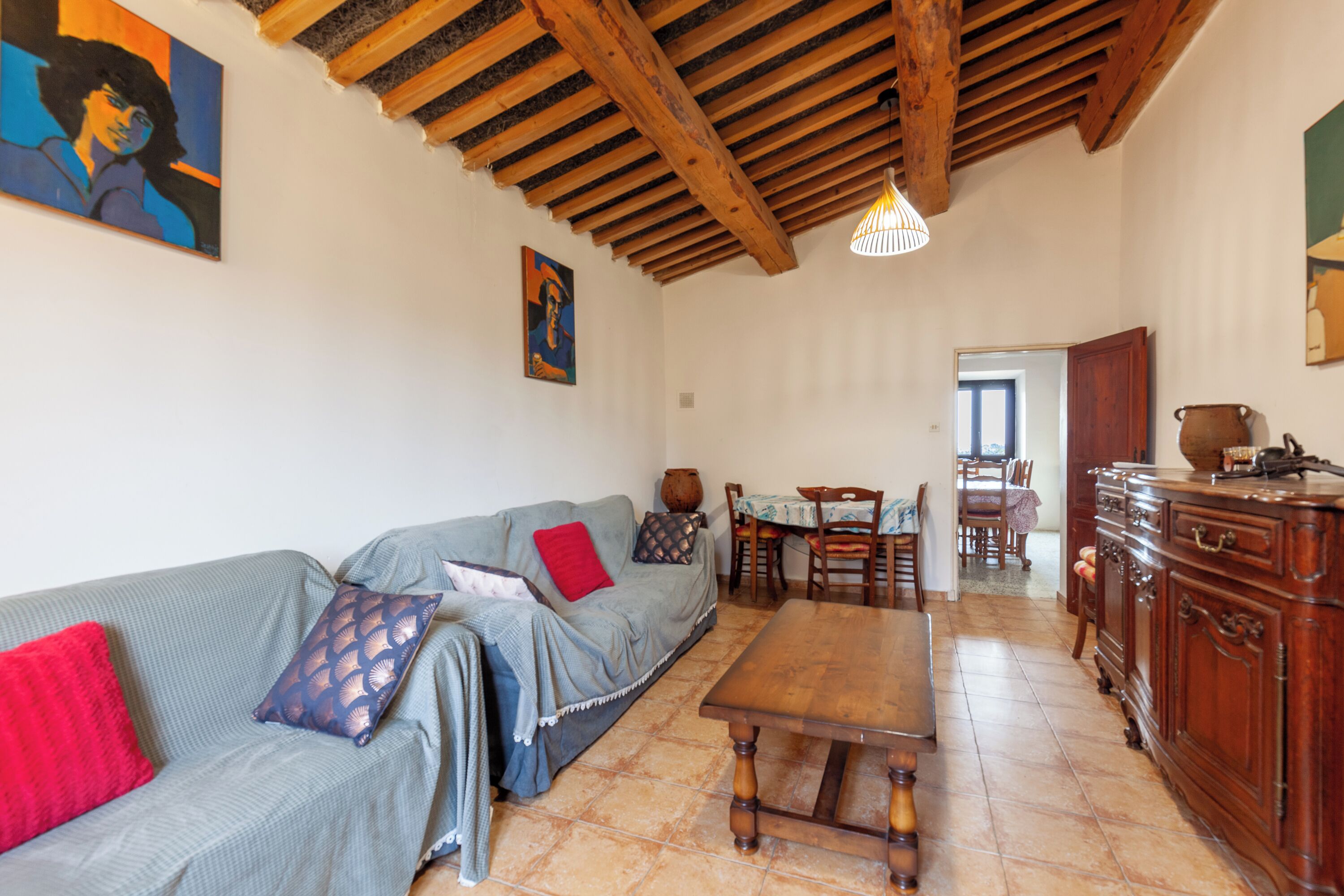 Télévision, cheminée