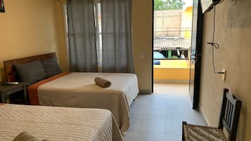 Chambre Double, 2 lits doubles | Espace de travail pour ordinateur portable, Wi-Fi gratuit