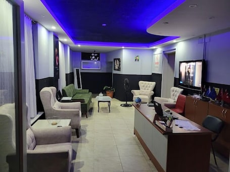 Reception. DUYGU OTEL