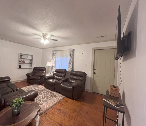Tranquil 3-bedroom house in Lenoir City. 