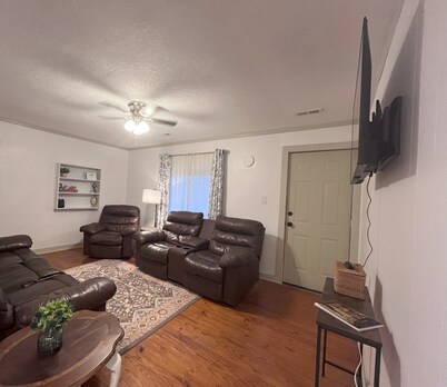 Tranquil 3-bedroom house in Lenoir City.