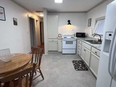 Tranquil 3-bedroom house in Lenoir City. 