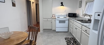 Tranquil 3-bedroom house in Lenoir City.