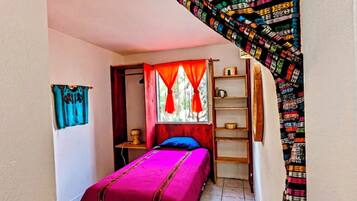 3 bedrooms, desk, free WiFi, bed sheets