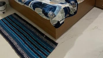 Deluxe Double or Twin Room | Iron/ironing board, free WiFi
