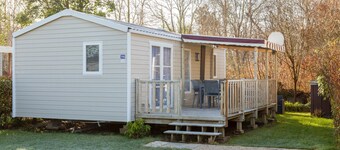 Caravan 'Sur Pont-Aven' with Private Terrace, Private Garden and Wi-Fi