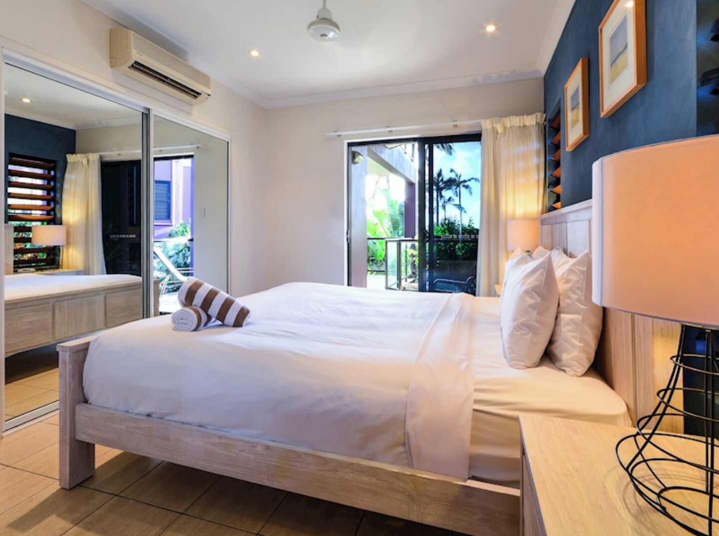 1 dormitorio, tabla de planchar con plancha, cuna de viaje y wifi