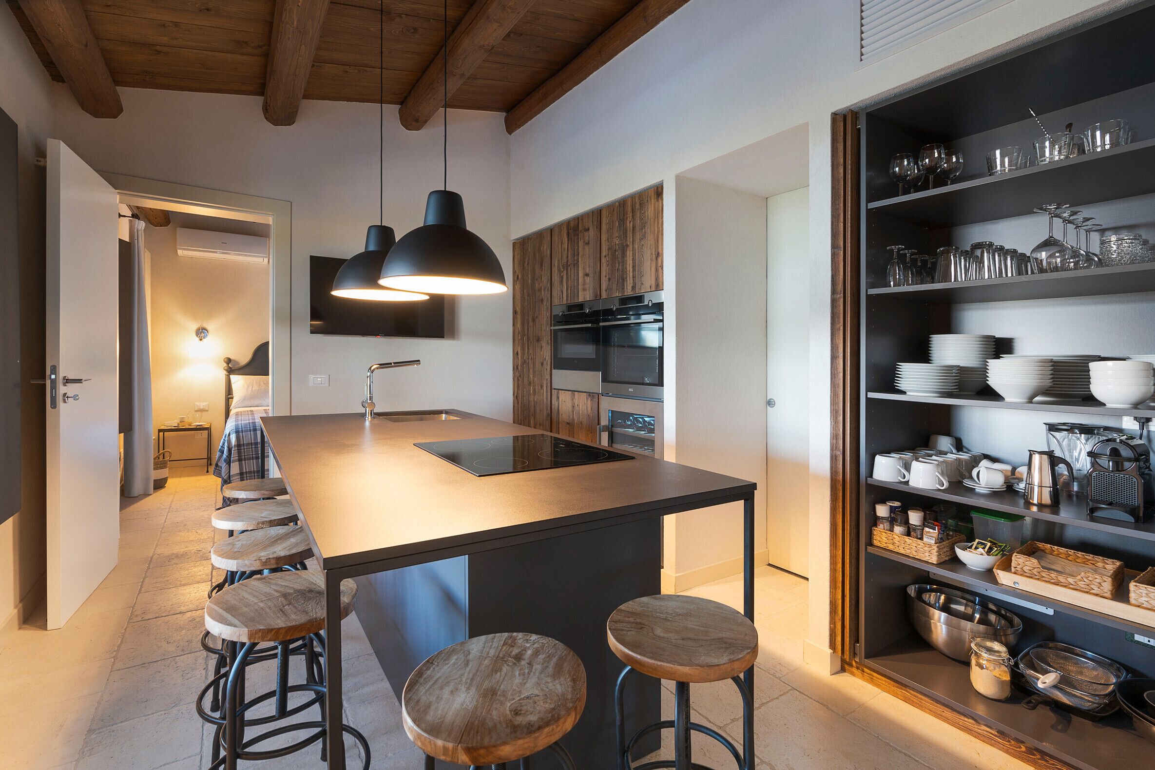 Frigorifero, microonde, forno, lavastoviglie