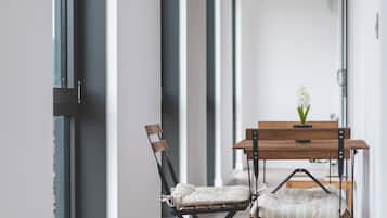 Leilighet | Oppholdsområde | En 37-tommers TV med kabel-kanaler samt Netflix og strømmetjenester