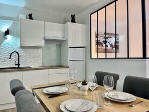 Fridge, microwave, coffee/tea maker, toaster - El Cristal - Tournon-sur-Rhône (Tournon-sur-Rhône)