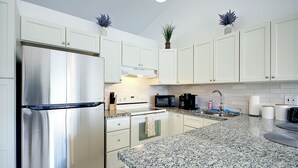 Micro-ondas, fogão, cooktop, lava-louças