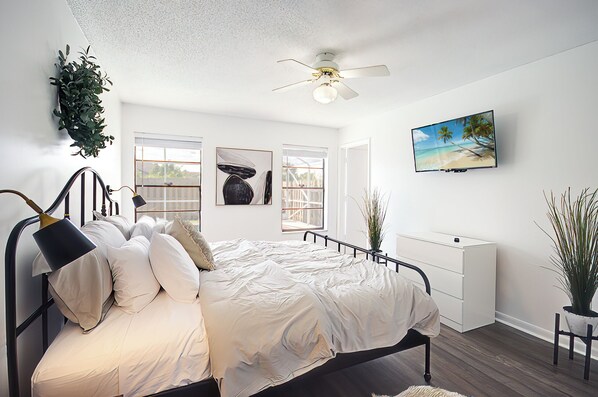 3 bedrooms, iron/ironing board, WiFi, bed sheets