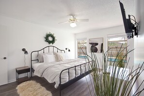 3 bedrooms, iron/ironing board, WiFi, bed sheets