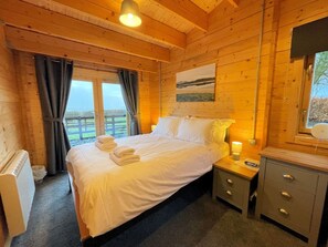 3 dormitoris, planxa i posts de planxar, wifi gratuïta i roba de llit 