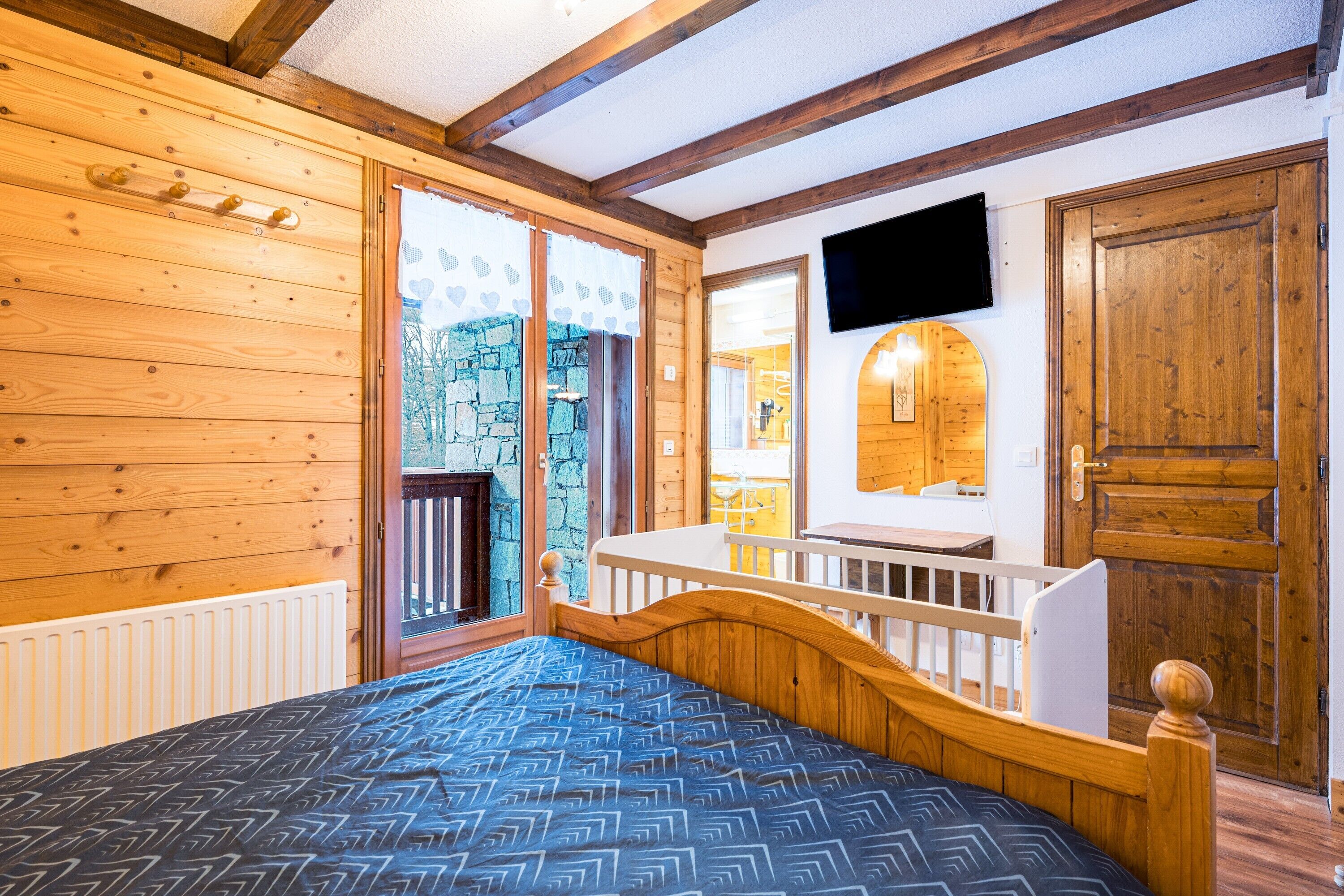 4 bedrooms, free WiFi, bed sheets