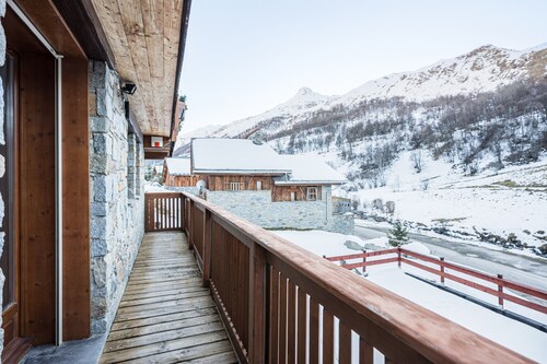 Chalet 'Genepi - 14p' avec vue sur les montagnes, terrasse privée et Wi-Fi