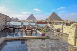 Terrace/patio - Pyramids Solar Boat Inn (Giza)