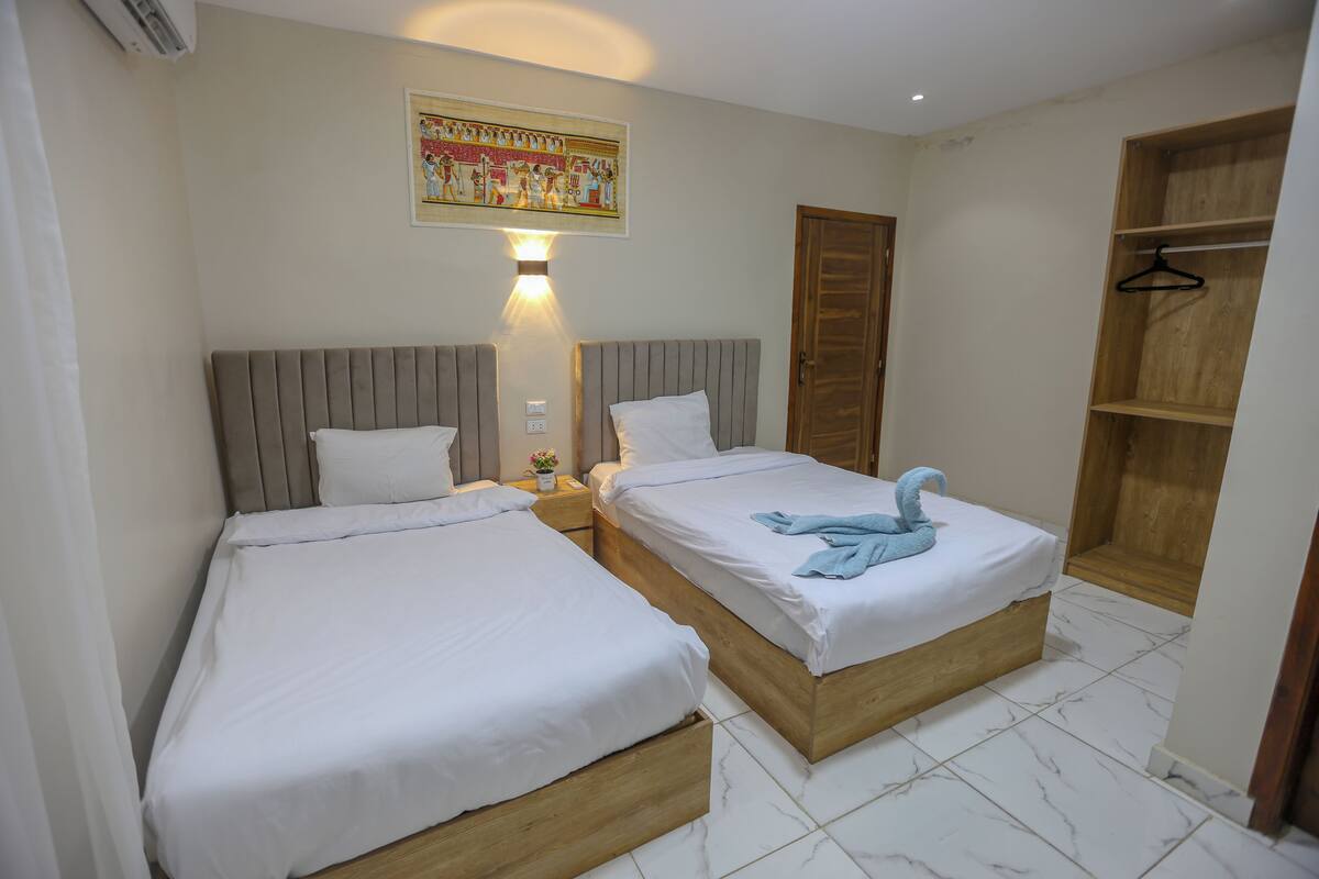 Minibar, soundproofing, WiFi (free)