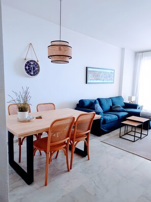 Interior - Apartment 'Beach Horizon' with Sea View, Wi-Fi and Air Conditioning (Fuengirola)