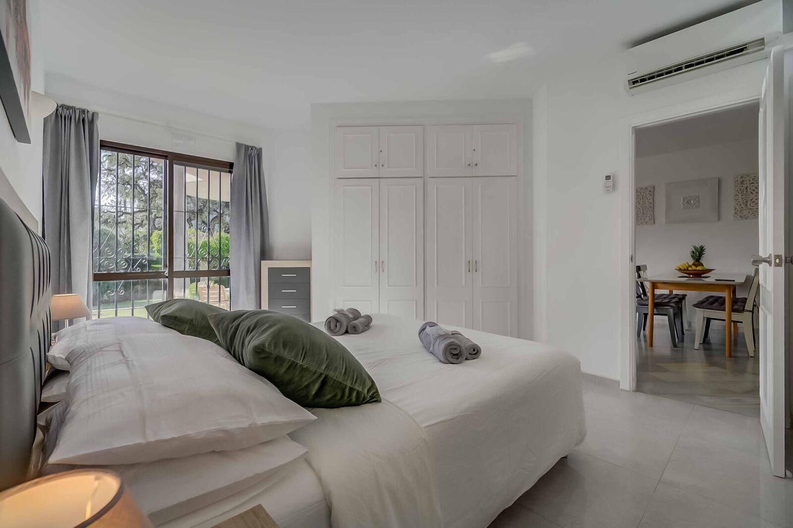 2 chambres, fer et planche à repasser, Wi-Fi gratuit, draps fournis