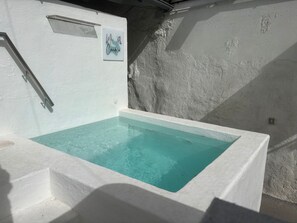 Bañera de hidromasaje al aire libre