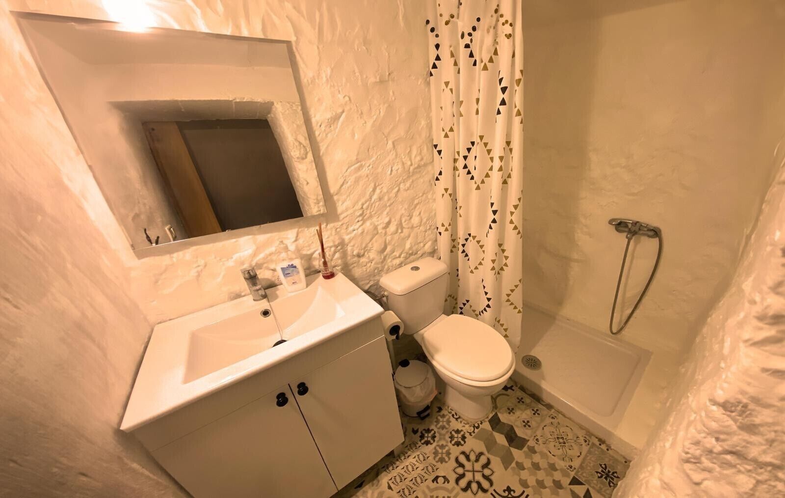 Ducha, secador de pelo, toallas