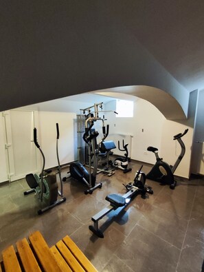 Fitness facility - Cozy 4star  studio with AC, fitness room, hottube , WiFi in enjoyable Zagreb (Zagreb)