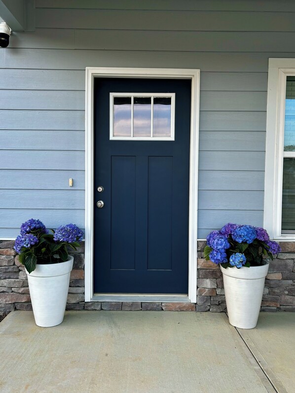 Exterior detail - Charming 3 bedroom house with AC/WiFi in Grovetown. 9.9 miles from the Master's (Grovetown)