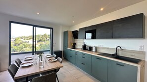 Fridge, microwave, oven, stovetop