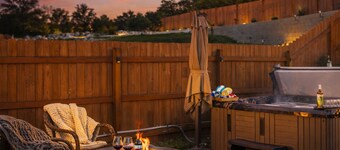 Private hot tub / Close to town / Cozy and pet friendly