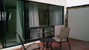 Rom – basic, bakgårdsutsikt | Wi-fi (inkludert)