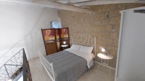 1 bedroom, iron/ironing board, travel cot, WiFi