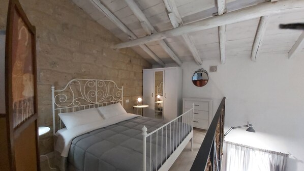 1 bedroom, iron/ironing board, travel crib, WiFi