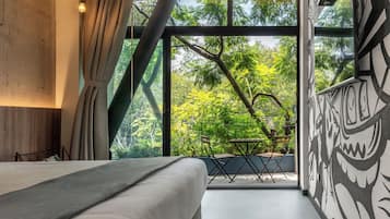 Habitación Deluxe, 1 cama King size, balcón, vista a la ciudad | Ropa de cama de alta calidad y minibar