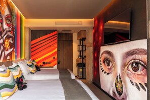 Deluxe Double Room, Balcony, City View | Premium bedding, minibar, in-room safe, blackout drapes - Street Art Hotel Roma (Mexico City)